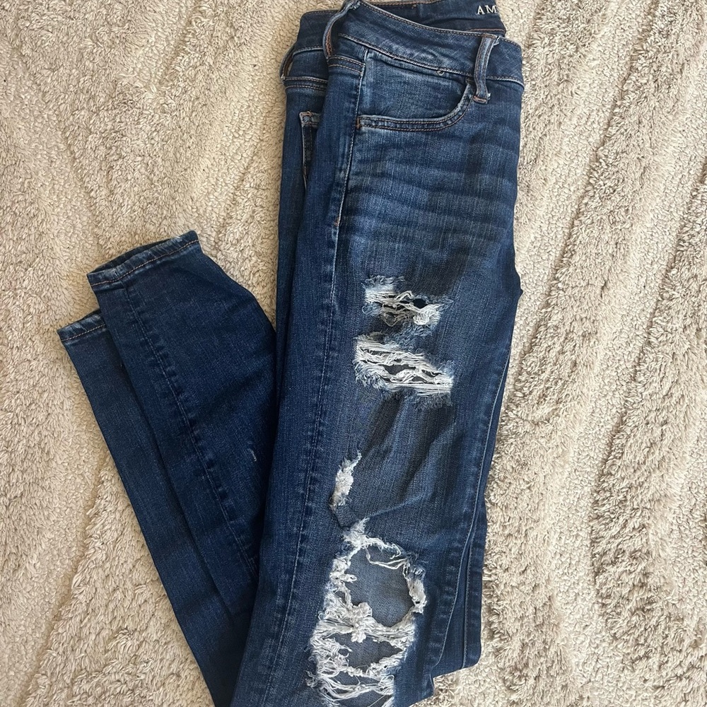 American Eagle Outfitters Women's Distressed Blue Jeans